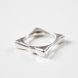 SQUARE BOW RING {silver}